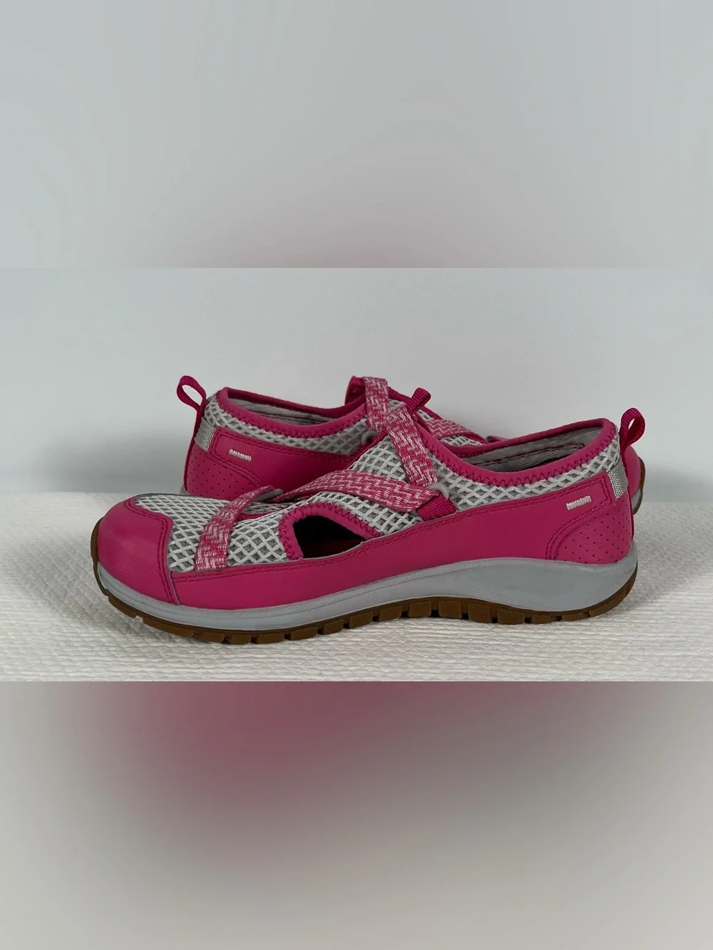 Chaco Pink and Gray Girls Kids' Sport Sandal Size 5 Nwot